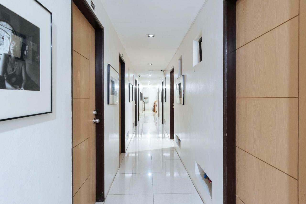Reddoorz Near Robinsons Place Манила Екстериор снимка