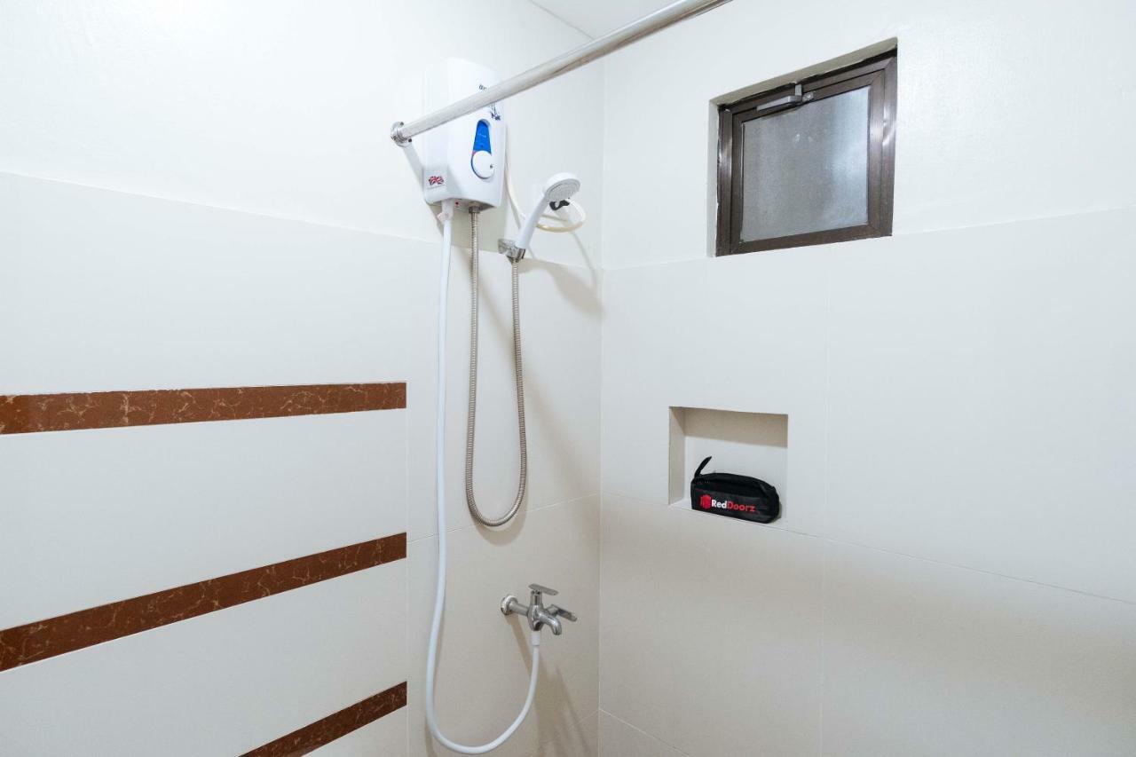 Reddoorz Near Robinsons Place Манила Екстериор снимка