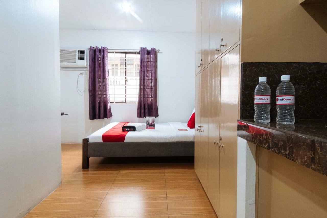 Reddoorz Near Robinsons Place Манила Екстериор снимка