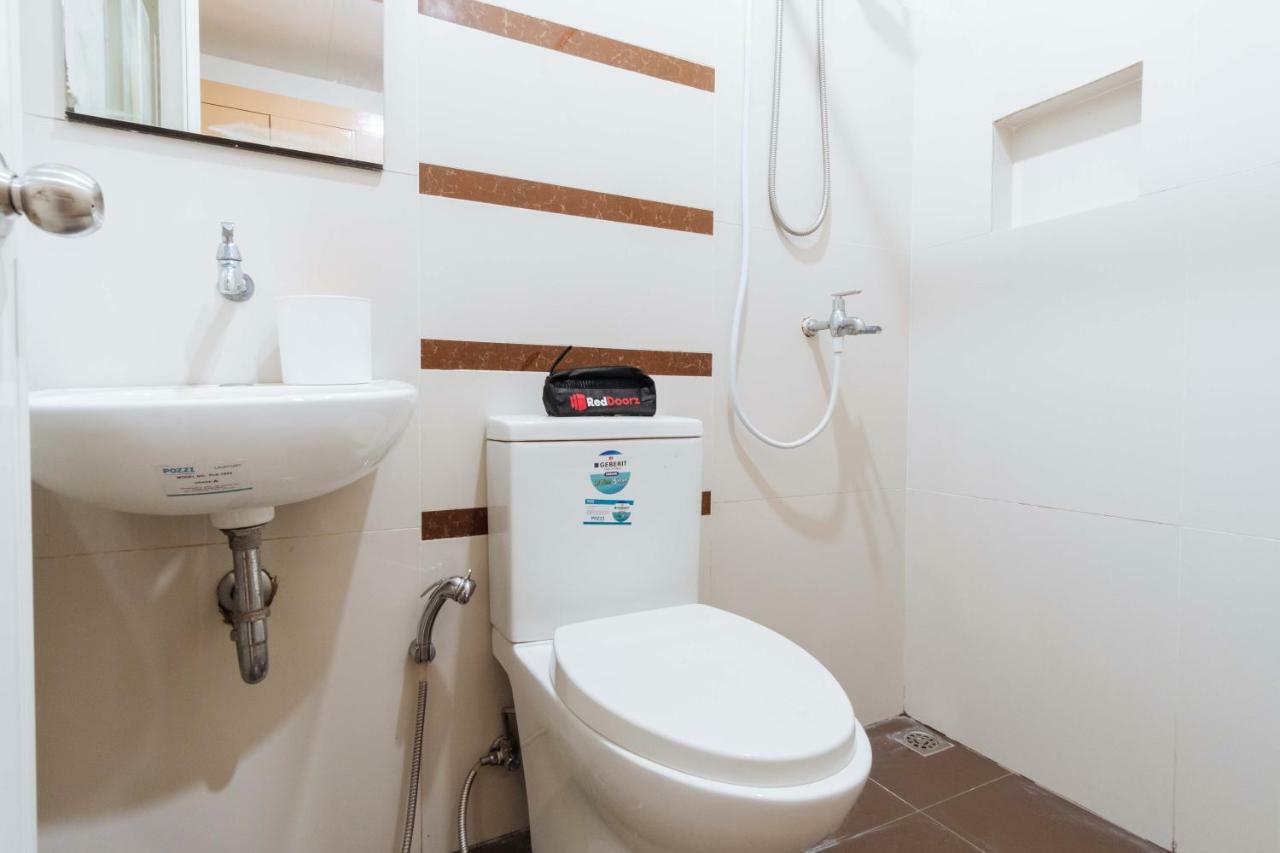 Reddoorz Near Robinsons Place Манила Екстериор снимка