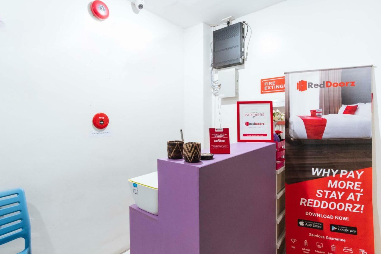 Reddoorz Near Robinsons Place Манила Екстериор снимка