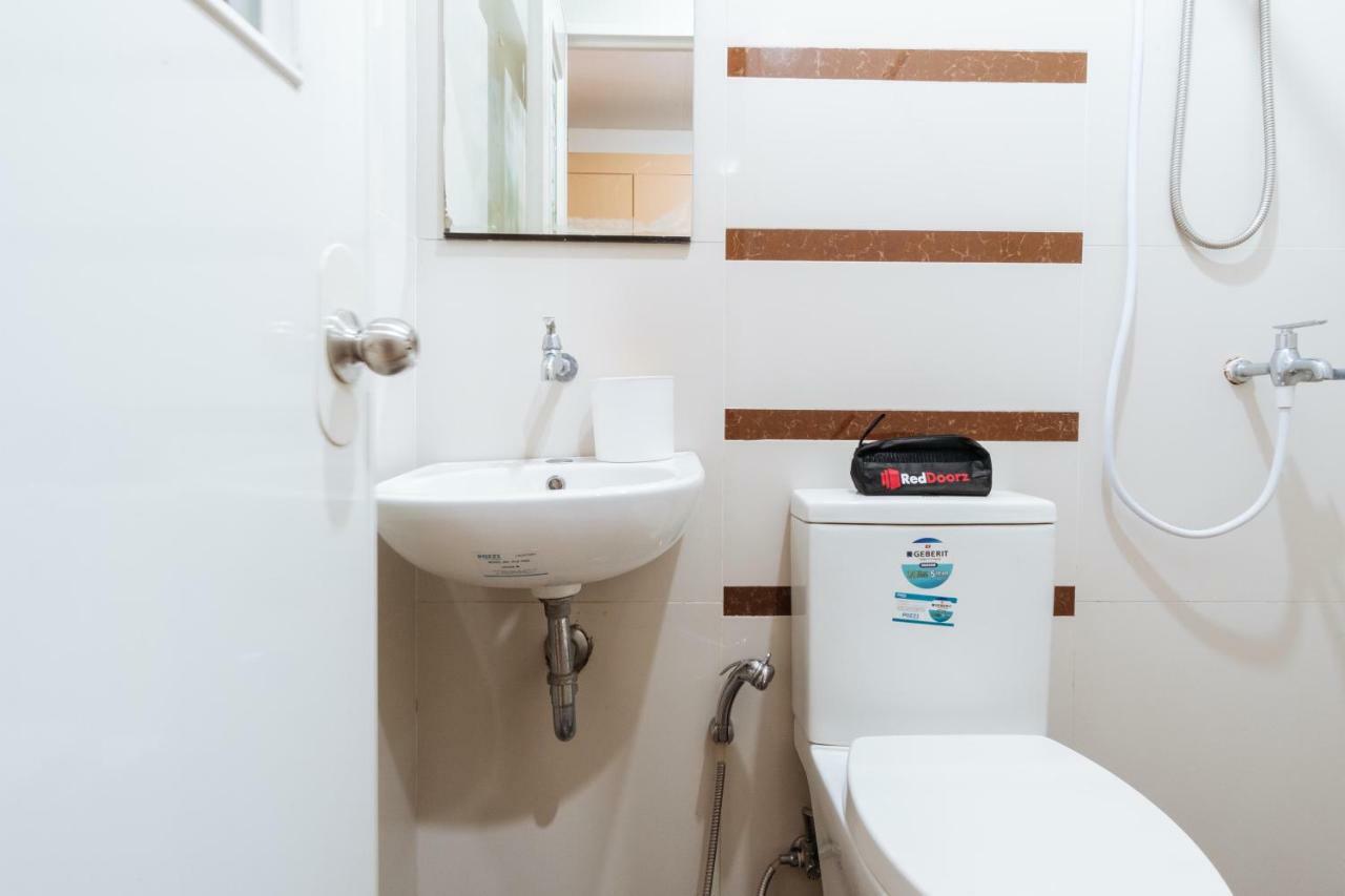 Reddoorz Near Robinsons Place Манила Екстериор снимка