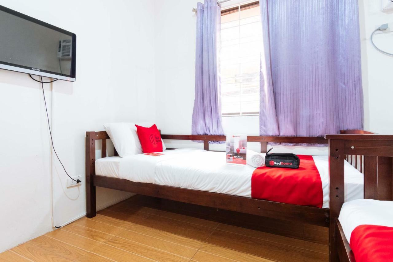 Reddoorz Near Robinsons Place Манила Екстериор снимка